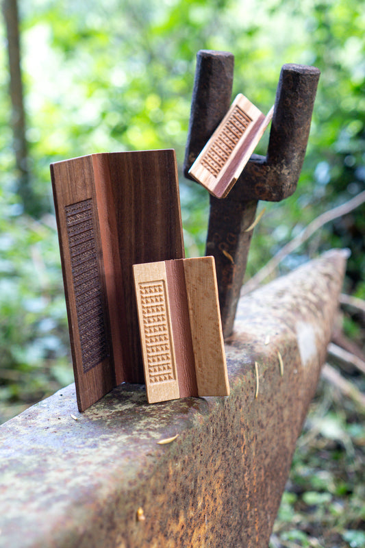 Gezackter Holz Grinder - RollMate mit ➕