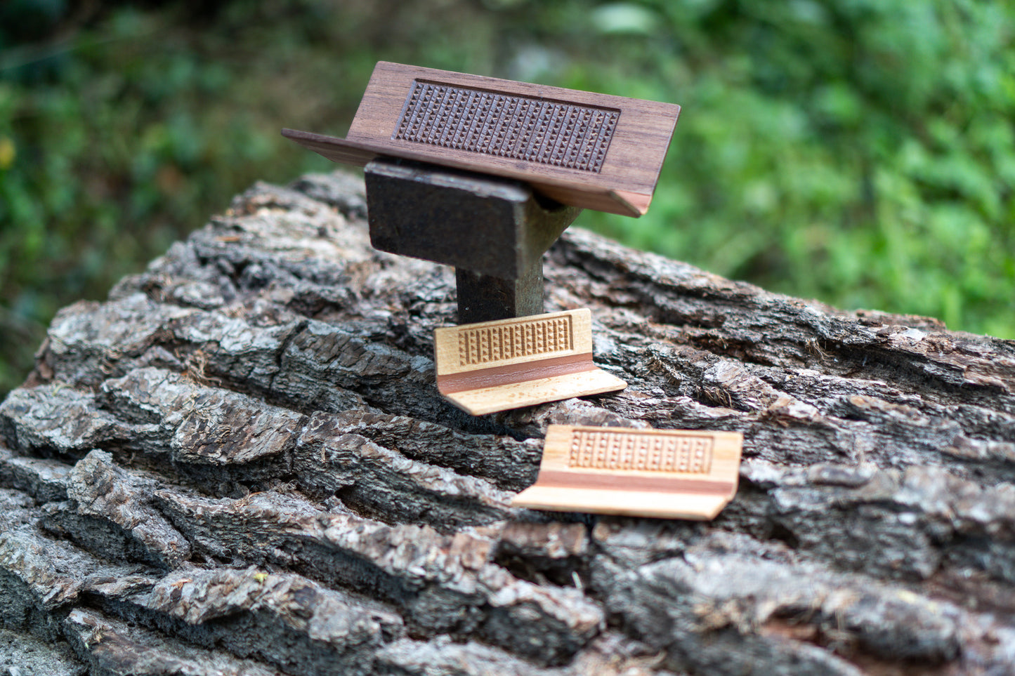 Gezackter Holz Grinder - RollMate mit ➕